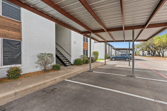 Building Photo - Your Charming 2/1 Apartment in Waxahachie ...