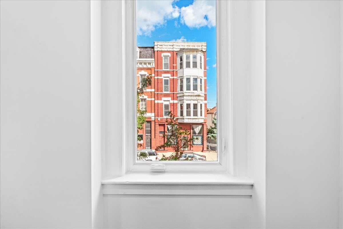 Building Photo - 1904 S Loomis St