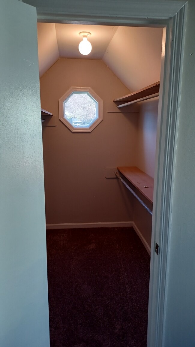 Building Photo - 521 Fairfield Way