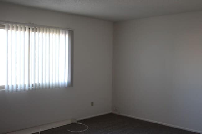 Building Photo - Moon Valley Townhouse at 7th and T-Bird! C...