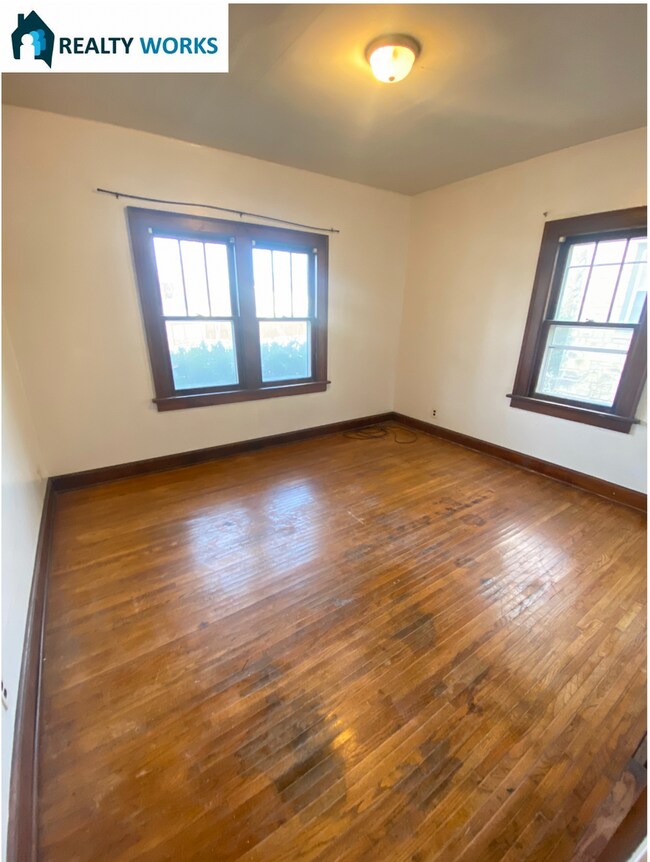 Building Photo - 4525 Hillside St