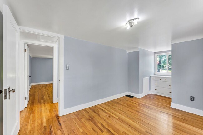 Building Photo - 760 Marsh Ave