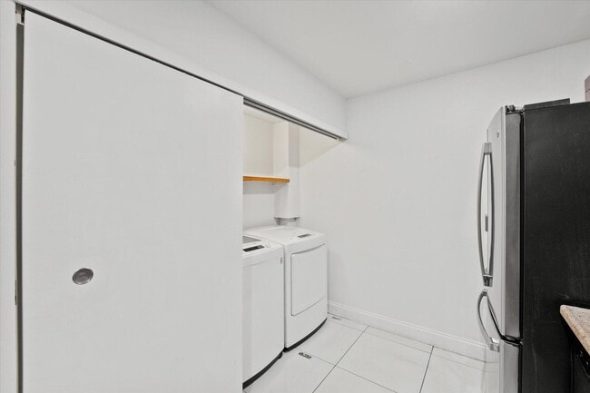 Building Photo - 4749 Holly Lake Dr