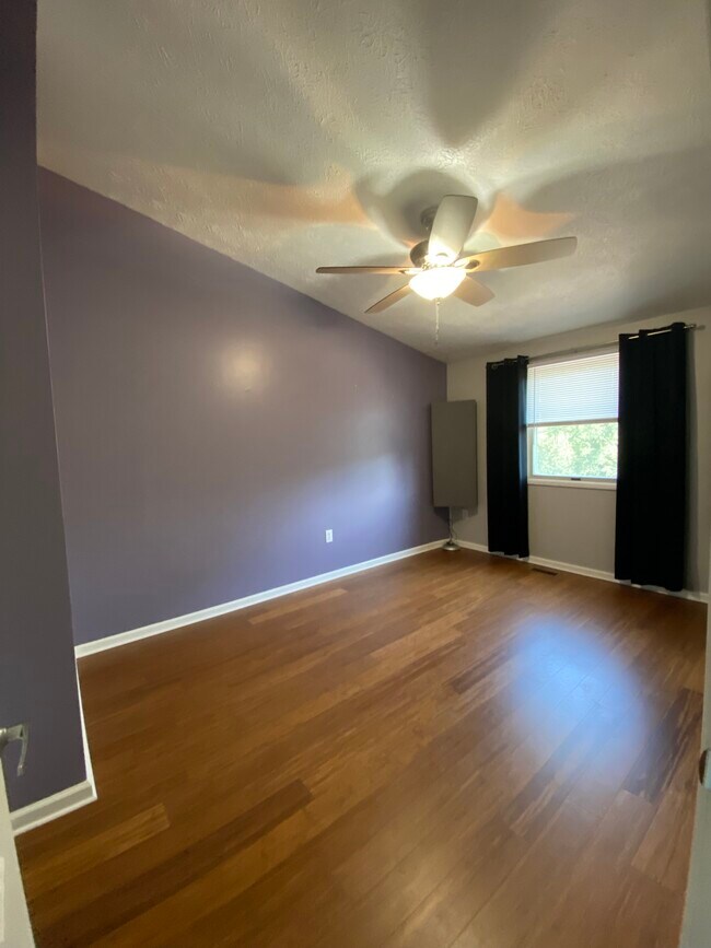 1st Bedroom - 2519 Hawthorne Dr