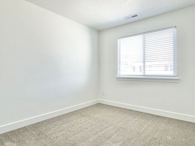 Building Photo - Beautiful Poolside Townhome at The Exchange!