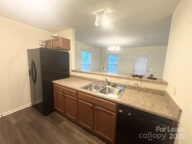 Building Photo - 815 Fescue Ct