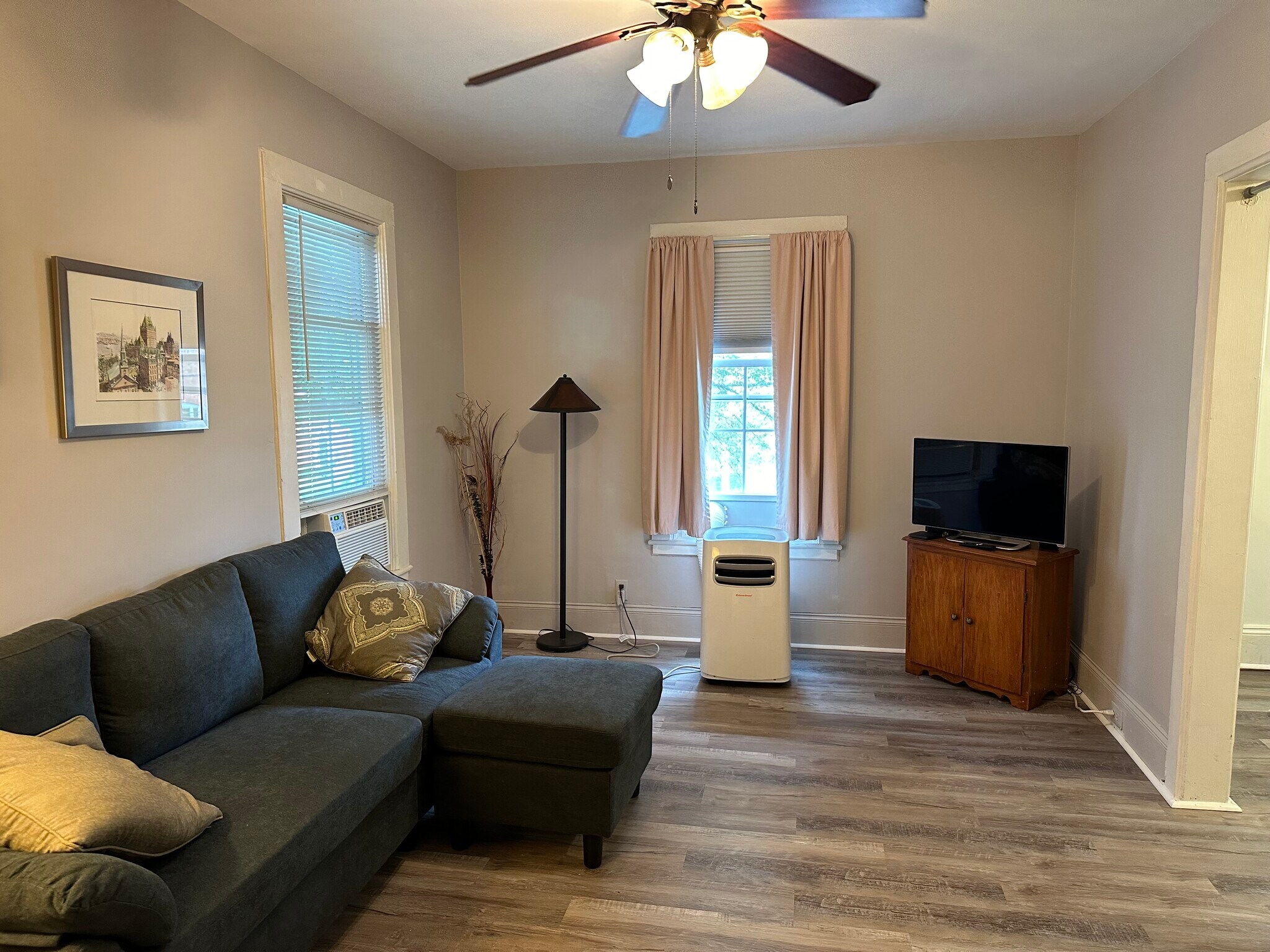 Building Photo - 133 Nelson Ave