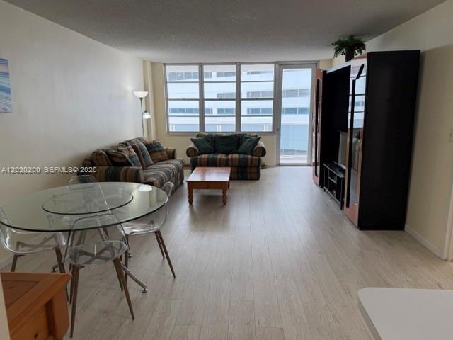 Building Photo - 3725 S Ocean Dr
