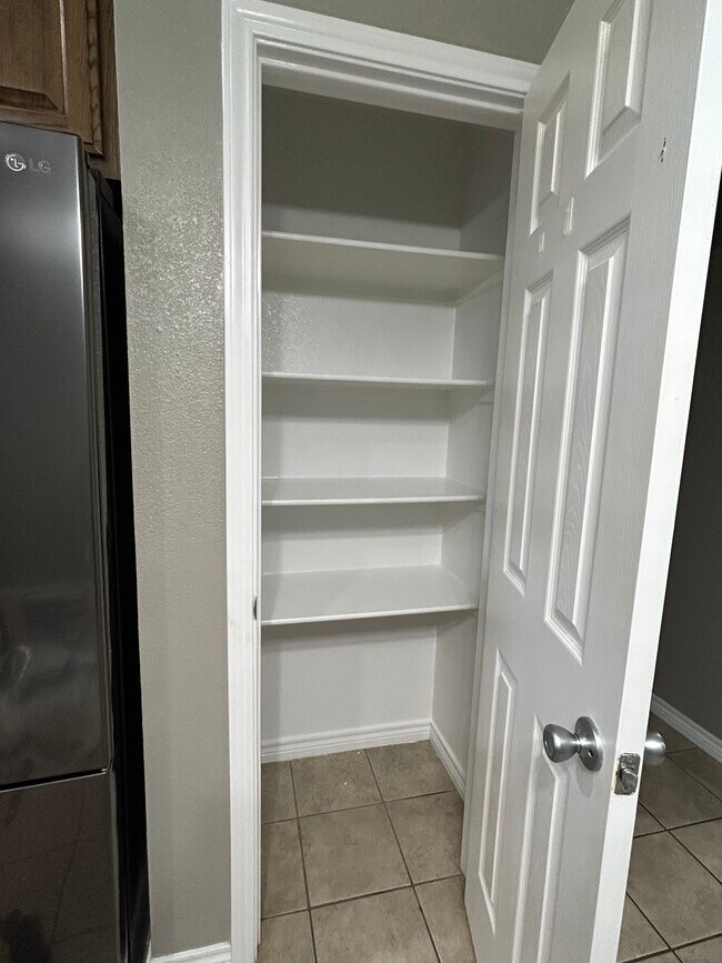 Building Photo - 1117 Avenida De Mexico