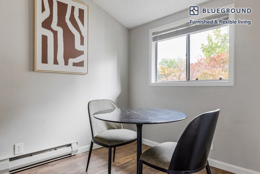 Building Photo - 202 Calvert Dr