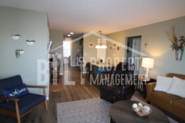 Building Photo - Beautiful Furnished 3 Bedroom Condo!