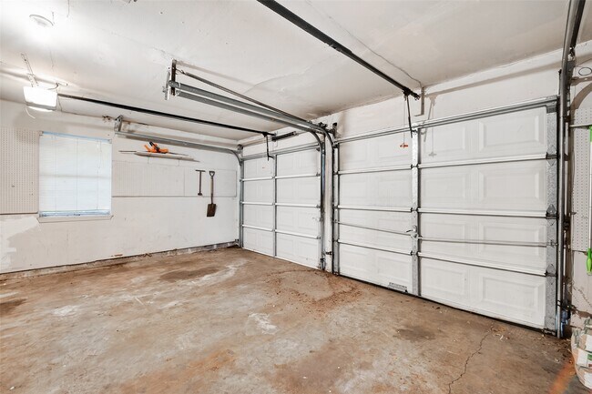 Building Photo - 5422 Spellman Rd