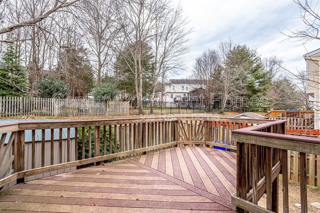 Building Photo - 5328 Larochelle Ct