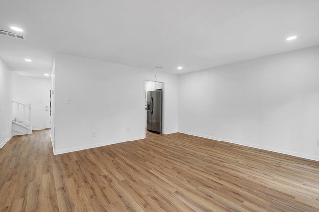 Building Photo - 1305 Cross Creek Cir