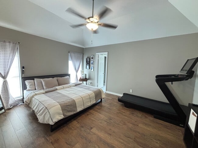 Building Photo - STUNNING AND IMMACULATE HOME NEAR BARKSDALE AIR FORCE BASE