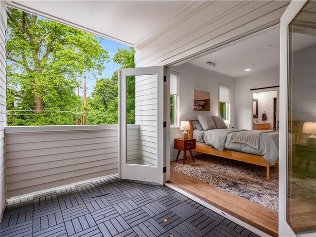 Building Photo - 520 Wabash Ave NE