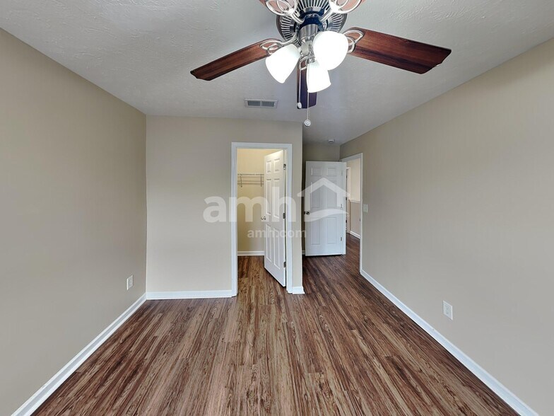 Building Photo - 2008 Red Jacket Ter