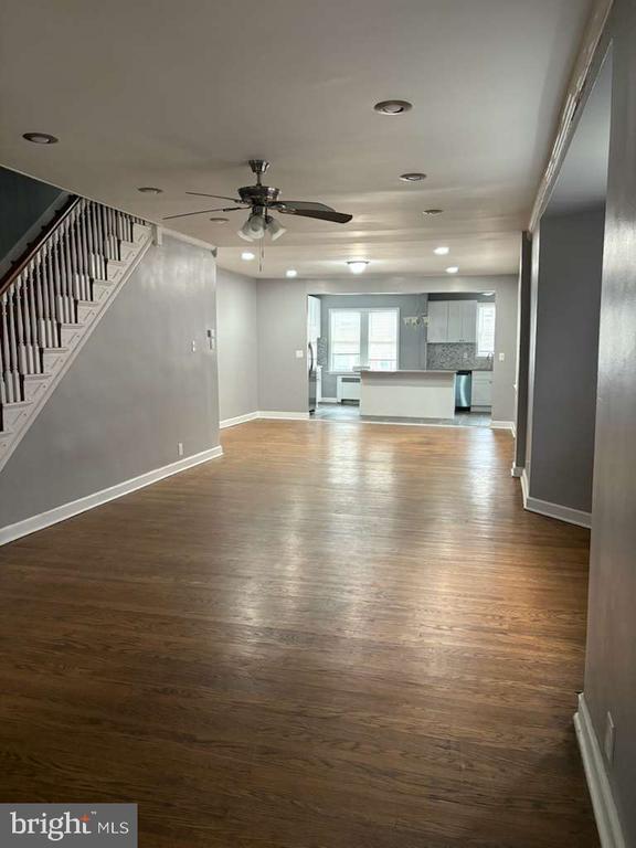 Building Photo - 5718 Woodbine Ave