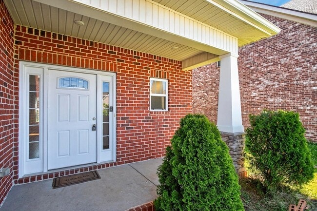 Building Photo - 520 Sunflower Dr