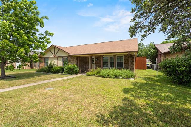Building Photo - 2219 Greenvalley Dr