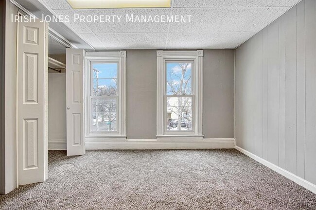 Building Photo - 152 Stevens St