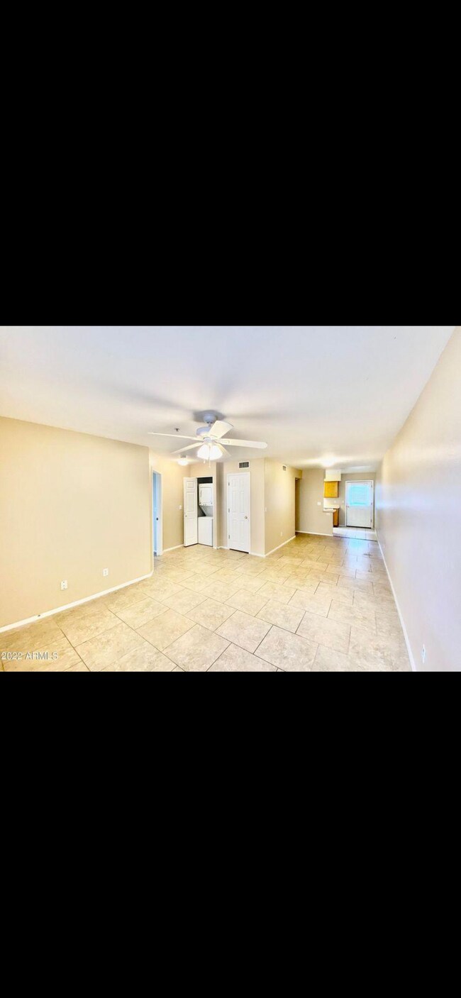 Building Photo - 3301 E Earll Dr