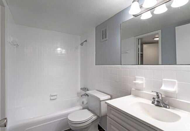 Building Photo - 10605 N 56th St