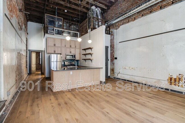 Building Photo - 124 Monroe Ave