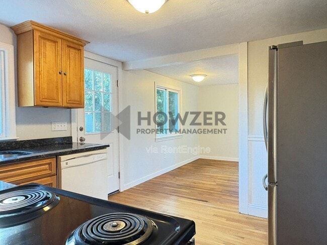 Building Photo - 4 Short Way