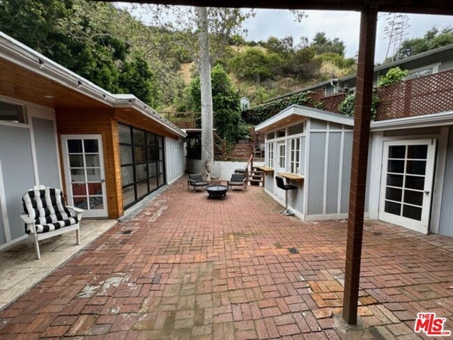 Building Photo - 1636 N Beverly Glen Blvd