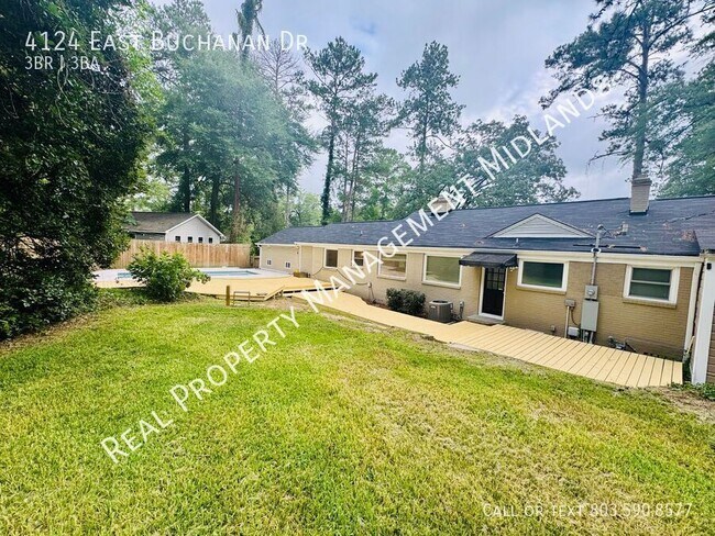 Building Photo - 4124 E Buchanan Dr