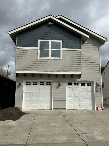 Primary Photo - 812 W 20th St