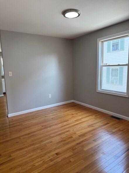 Building Photo - 21 Blakeville St