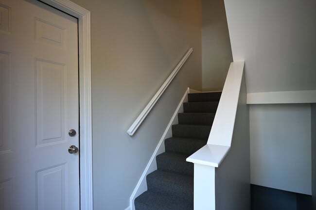 Building Photo - 1444 N Campbell Ave