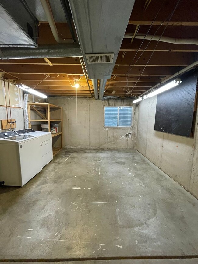 Building Photo - Charming 3-Bedroom Home in Victoria Place neighborhood! MOVE IN SPECIAL!!