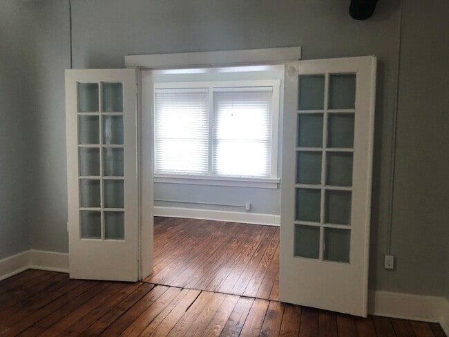 Building Photo - 249 S Limestone