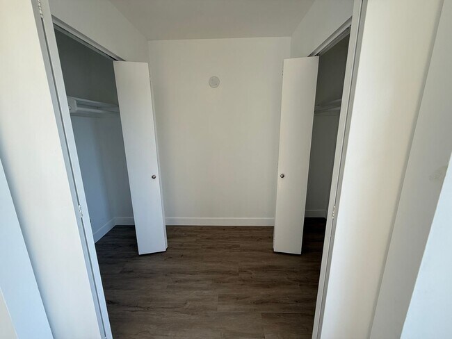 Building Photo - 14542 Carfax Dr