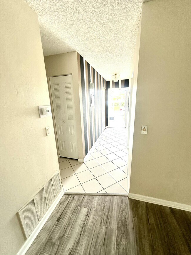 Building Photo - 6792 Moonlit Dr