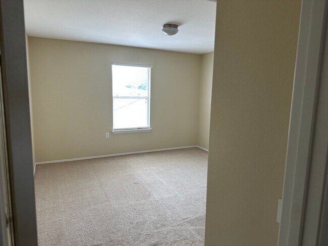 Building Photo - Modern 3/BR 2.5/BA Home with Stylish Kitch...