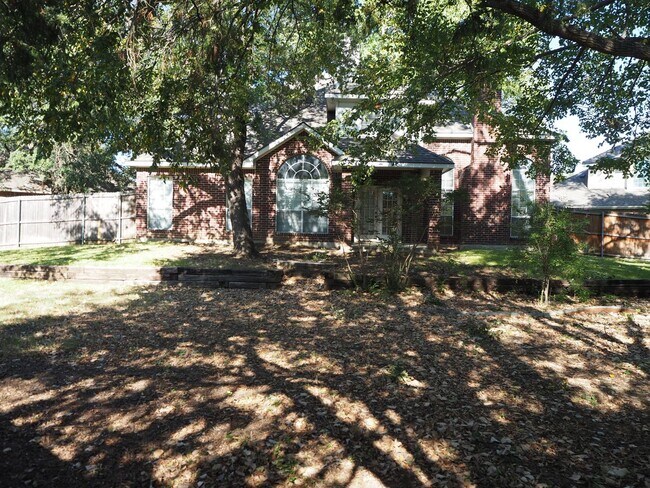 Building Photo - 2105 Friar Ct