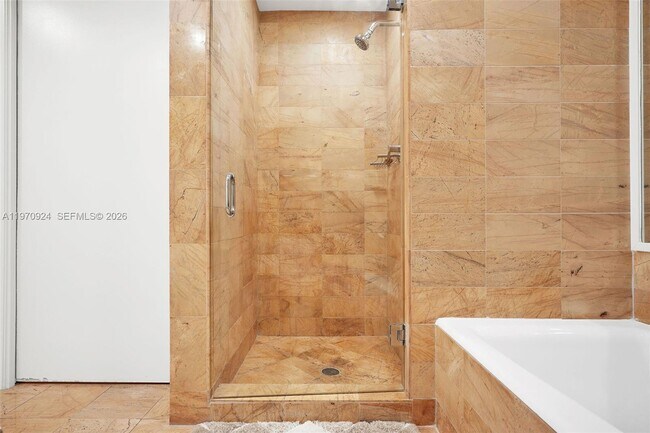 Building Photo - 1395 Brickell Ave