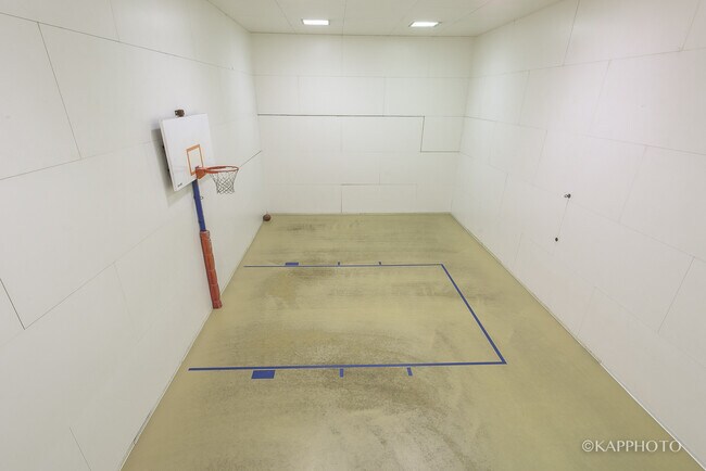 Building Photo - 211 E Ohio St