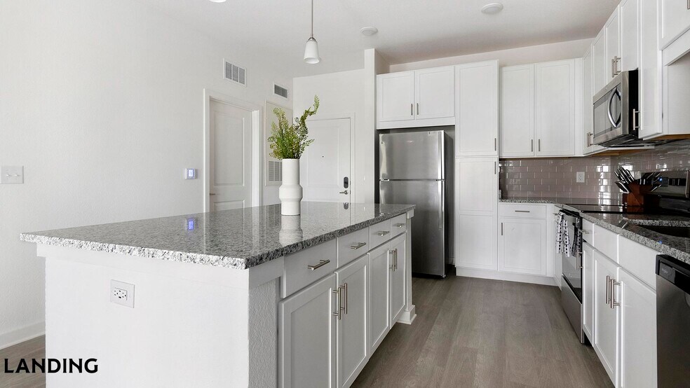 Building Photo - 12525 Tibbets Ln