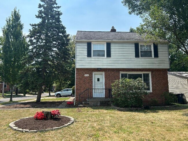 Building Photo - Spacious Colonial For Rent in Lyndhurst