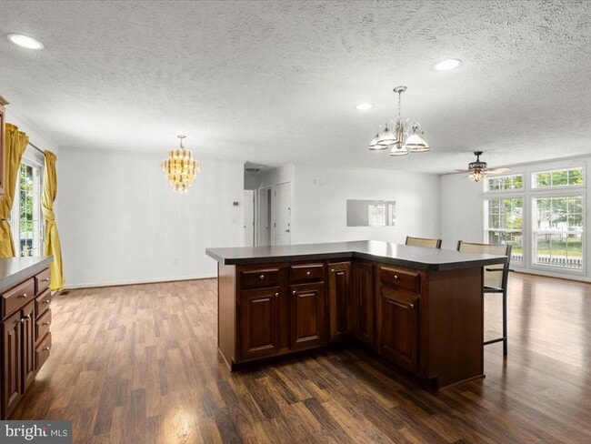 Building Photo - 5010 Blake Dr