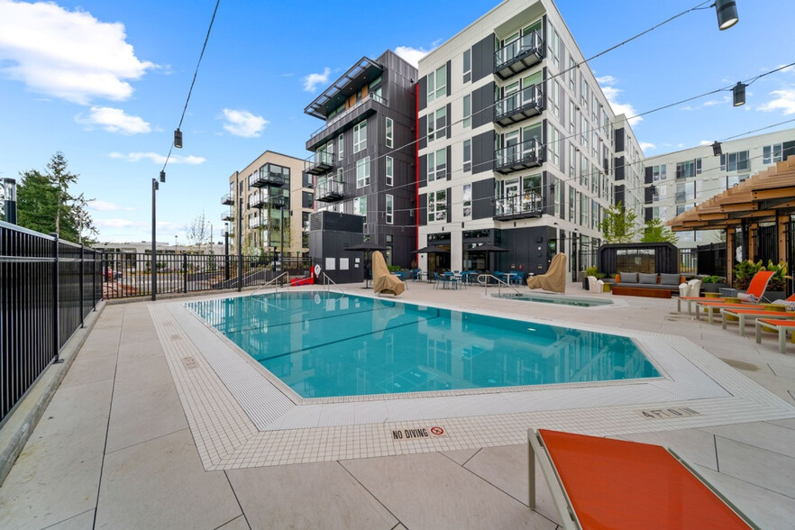 Building Photo - 17305 NE 67th Ct