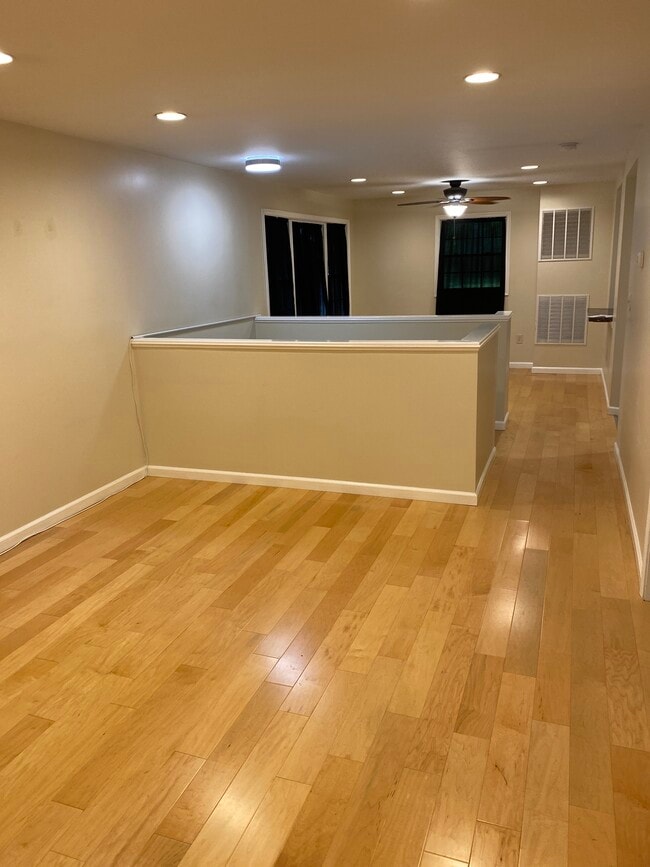 Building Photo - 2117 Parsonage Ln