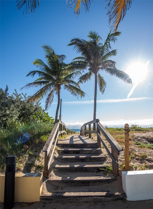 Building Photo - 3236 NE 5th St