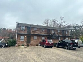 Building Photo - 1844 Green Dr NW