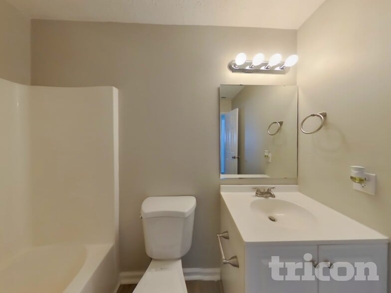 Building Photo - 604 Mountain Pine Dr